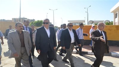 محافظ قنا ورئيس القابضة لمياه الشرب والصرف الصحي يفتتحان عدد من المشروعات الخدمية