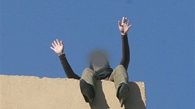 سقوط شاب من أعلى منزل بالوراق.. ماذا حدث له؟