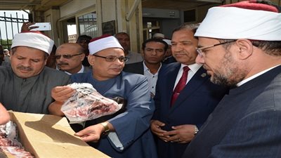 خلال زيارته لمحافظة الغربية.. وزير الأوقاف يشهد توزيع لحوم صكوك الأضاحي