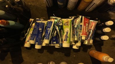 ضبط مخزن مواد غذائية بداخله مواد غذائية منتهية الصلاحية بمنشأة ناصر