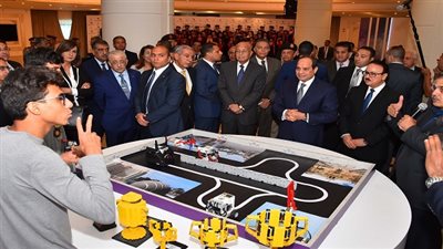 السيسي يشارك في حفل خريجي المبادرة الرئاسية لرواد تكنولوجيا المستقبل