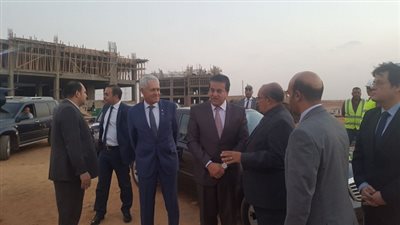 عبد الغفار يقوم بزيارة تفقدية للجامعة الكندية UCE بالعاصمة الإدارية الجديدة 