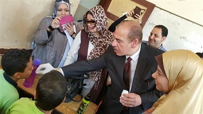 الصحة: تطعيم 2 مليون تلميذ بالمدارس الابتدائية ضد الديدان المعوية