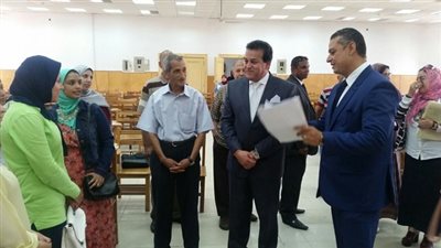 وزير التعليم العالى يزور المعهد العالي للخدمة الاجتماعية بالإسكندرية