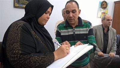 سحر نصر ووزير التموين يسلمان مفتاح 24 سيارة نقل مبرد على عدد من الشباب ضمن مبادرة صندوق تحيا مصر 