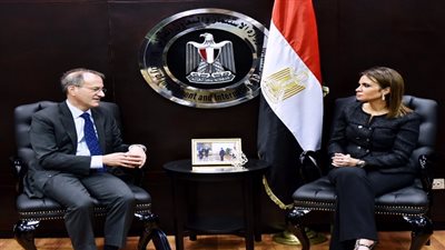 سحر نصر تبحث مع وفد امريكى زيادة الاستثمارات الأمريكية فى مصر​