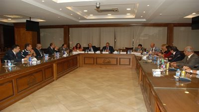 محافظ الجيزة : لاخطوط  حمراء فى عرض ومناقشة الموضوعات