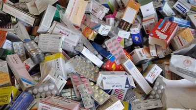 ضبط 305 علب أدوية مهربة تابعة للتأمين الصحي بالقليوبية