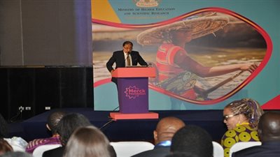 وزير الصحة يستعرض التجارب الناجحة لمصر فى مجالات فيروس 