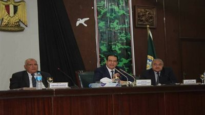 محافظ الدقهلية.. يطالب بقيادات واعية لتطبيق القانون