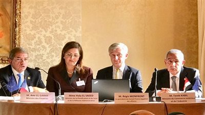 بحضور وزيرى المالية والتخطيط.. 