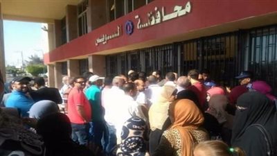 محافظ السويس للمتقدمين لمساكن الزواج الحديث: انتظرونا فى العام القادم