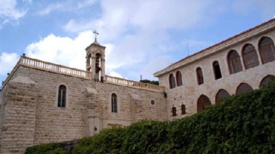 بالفيديو.. حكاية دير كاثوليكي أنقذ ألفي مسلم من اضطهاد جماعة متطرفة