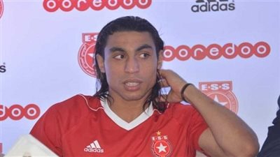 هل ينضم للمارد الأحمر؟.. مهاجم النجم الساحلي في الأهلي