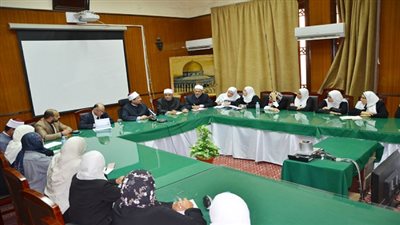 وزير الأوقاف يلتقي الواعظات المرشحات لبرنامج زمالة الأوقاف