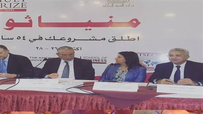 وزير التنمية المحلية: الدولة تضع الشباب في قمة أولوياتها 