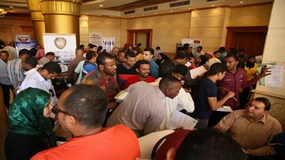 افتتاح ملتقى توظيف بأسوان لتوفير فرصة عمل بمرتبات تصل لـ9000 جنيه