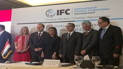 وزير الكهرباء يشهد احتفالية الإغلاق المالي مع 13 شركة لإنشاء مشروعات محطات طاقة شمسية كهروضوئية