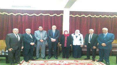 الملتقى العلمي الاول لتيسير الكيمياء بتعليم القاهرة