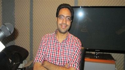 الليلة.. حلقة خاصة فى 90 دقيقة مع الشاعر عبد الله حسن مؤلف أغنية حيوهم للشهداء بقناة المحور