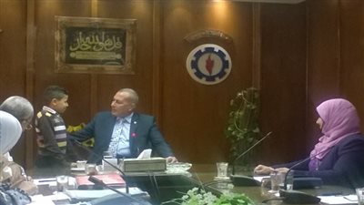 محافظ السويس يلتقى بـ 18 مواطنا فى لقاؤه الجماهيرى 41 