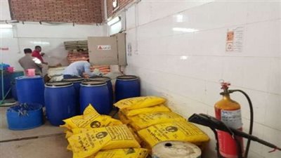 ضبط مصنع حلوى داخل مزرعة دواجن في أسيوط