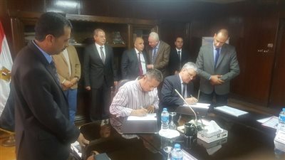 توقيع عقدى عمليتى مراقبة التلوث ومسخنات المياه لمشروع محطة كهرباء أسيوط