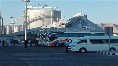 وصول وسفر 870 سائح من جنسيات مختلفة بميناء سفاجا