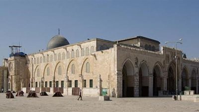 مستوطنون يقتحمون المسجد الأقصى وسط حراسة الشرطة الإسرائيلية