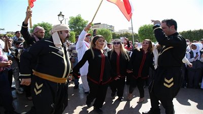 بدء فعاليات مهرجان طيبة الدولي للفنون التلقائية ومسرح الطفل