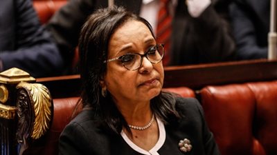 برلمانية تنتظر الموت بعد 5 سنوات.. تعرف على قصتها