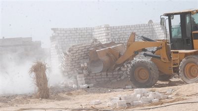 تنفيذ19 قرار إزالة وتعدى على أراضى زراعية فى حملة مكبرة على مدينة قوص بقنا