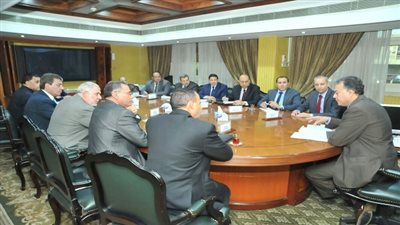 وزير النقل: سرعة التعاقد على عربات جديدة سكة حديد للركاب وللبضائع