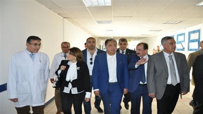 خلال تفقده مستشفى القبارى.. وزير الصحة تجهيز مركز متخصص فى 