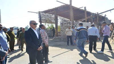 ازالة 7 حالات تعدى على الأراضى الزراعية بمدينة قنا