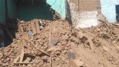 مصرع شخصين وإصابة شخص آخر فى إنهيار منزل سكنى بقنا