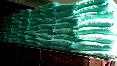 ضبط تاجر لتصرفه في 68 طنا و650 كيلو دقيق بالسوق السوداء في قنا