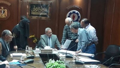 محافظ السويس يعقد اجتماع بحث المخطط العام لمدن الإسكان الإجتماعي 