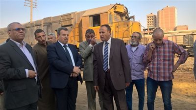 جولة مفاجأة لرئيس هيئة السكة الحديد لورش ديزل الواسطة ومحطة القطارات