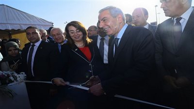 وزيرا التجارة والصناعة والتضامن الاجتماعي يفتتحا المعرض الدولي الثاني للحرف اليدوية