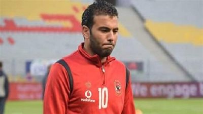 هل يوقع القناص؟.. حقيقة انتقال عماد متعب لسموحة