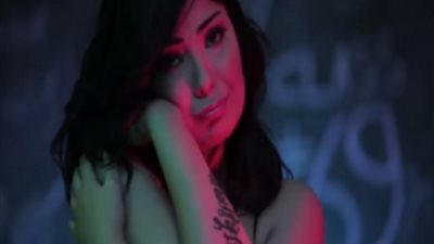 النيابة تأمر بضبط وإحضار مخرج ومصور كليب 