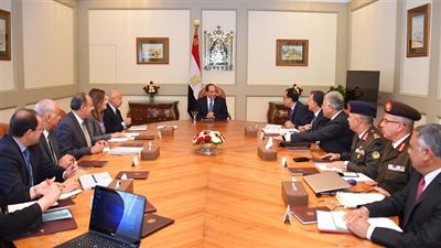 السيسي يعقد اجتماعاً لمتابعة الموقف التنفيذي لمشروع تطوير محور المحمودية بالاسكندرية