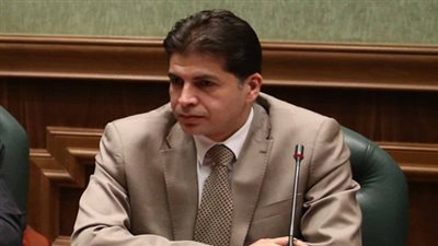 برلمانى: هذه الأغنية مكانها مباحث الآداب