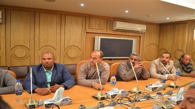 محافظ قنا: إقامة 30 مصنع جديد بالمنطقتين الصناعيتين 