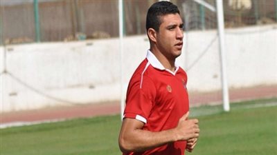 رامي ربيعة يؤدي تدريبات علاجية بالجيم