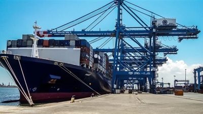 تعرف على نشاط الحركة الملاحية والتجارية بموانىء البحر الاحمر