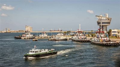 ميناء دمياط استقبل 3 سفن حاويات و 6 سفن بضائع عامة اليوم 