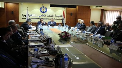 عبد الغفار يعلن أسماء الفائزين بجوائز الهيئات والأفراد لعام 2016