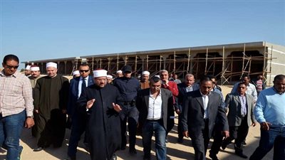 وزير الأوقاف يتفقد أعمال مشروع مدينة الحرفيين ومسجد الدهار الكبير والمركز الإسلامى 